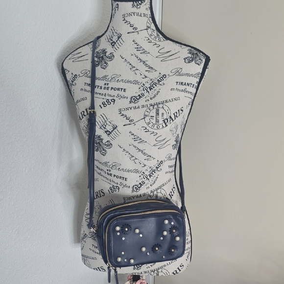 Studio 33 Navy Blue Crossbody Bag W/ Pearl & Floral Accents (NWOT)๐๐ค๐ - Picture 2 of 9